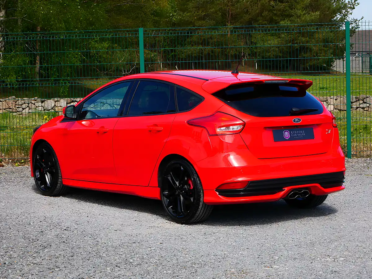 Used 2017 Ford Focus ST-3 Race Red - Interior and Exterior details 9