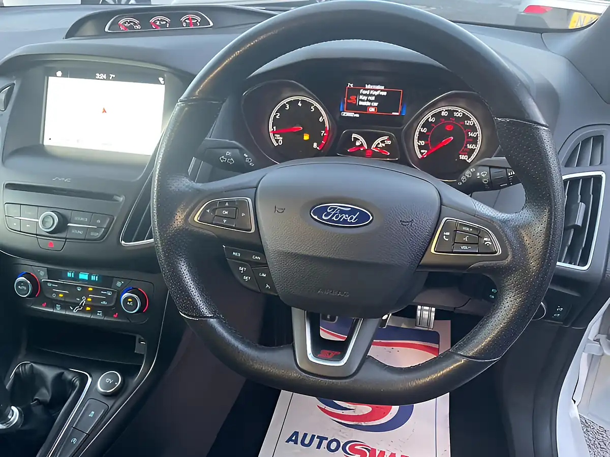 Used 2017 Ford Focus ST-3 White - Interior and Exterior details 13