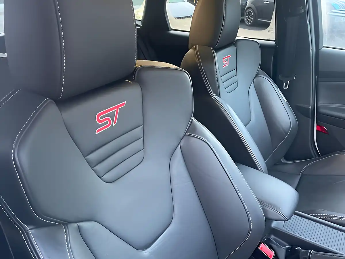 Used 2017 Ford Focus ST-3 White - Interior and Exterior details 14