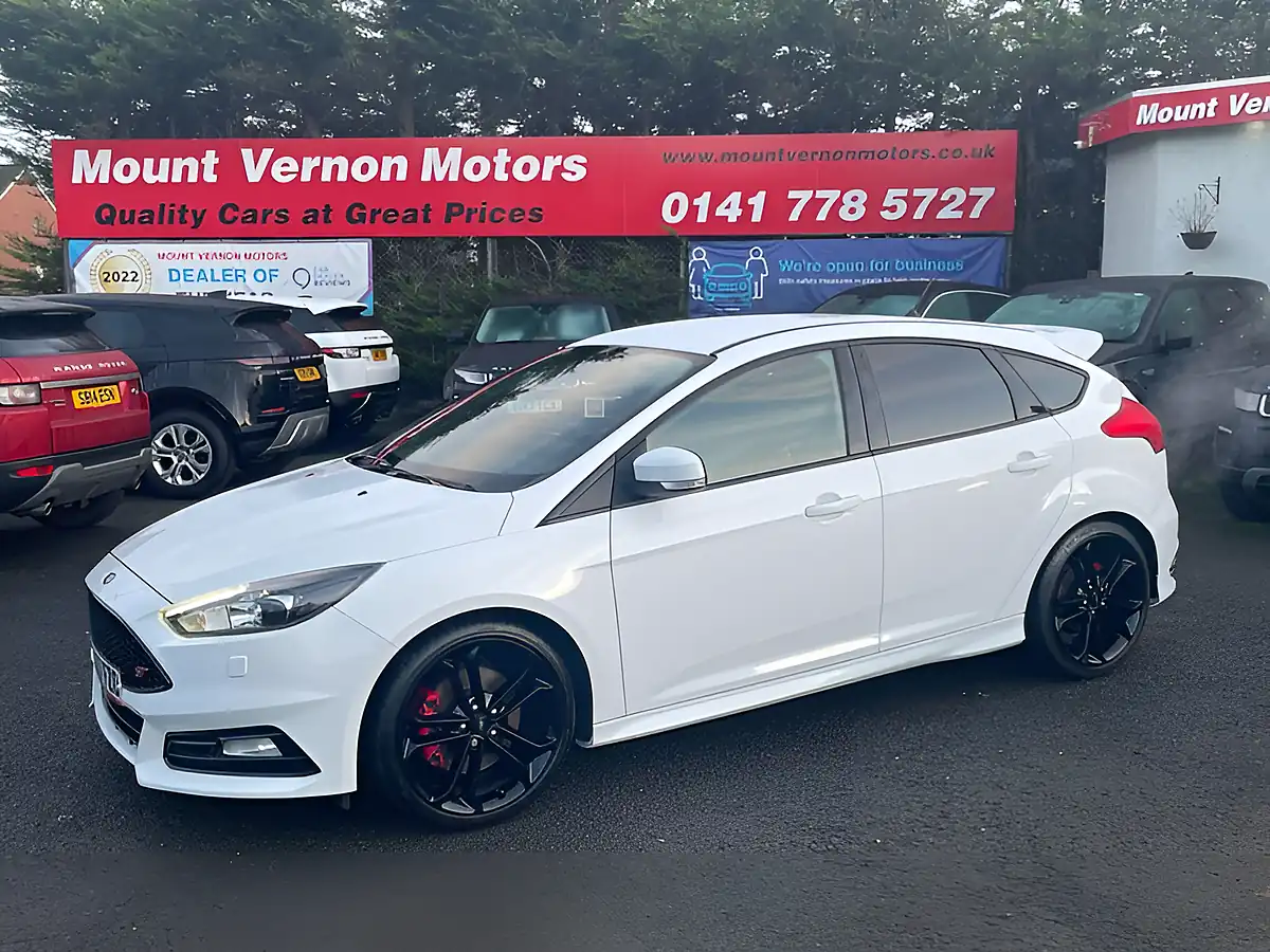 Used 2017 Ford Focus ST-3 White - Interior and Exterior details 5