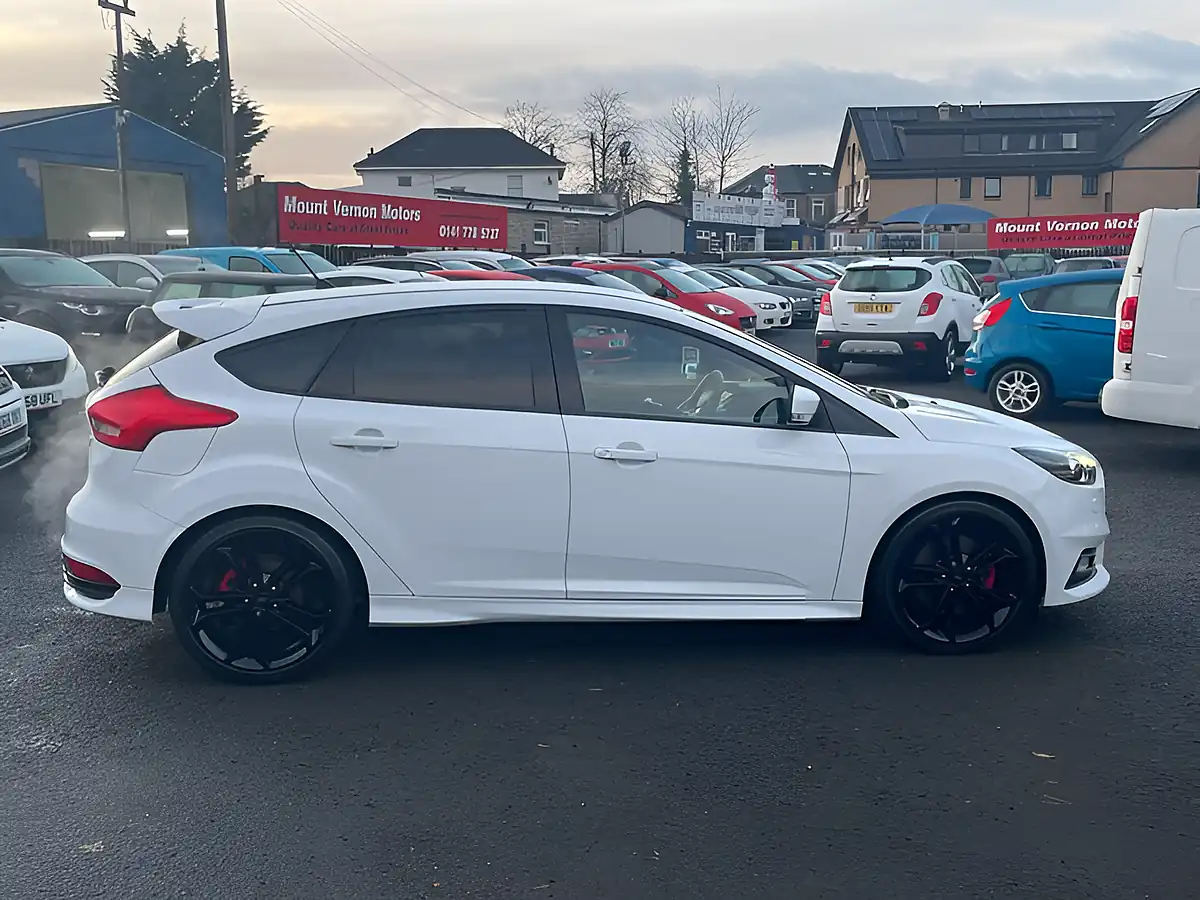 Used 2017 Ford Focus ST-3 White - Interior and Exterior details 8