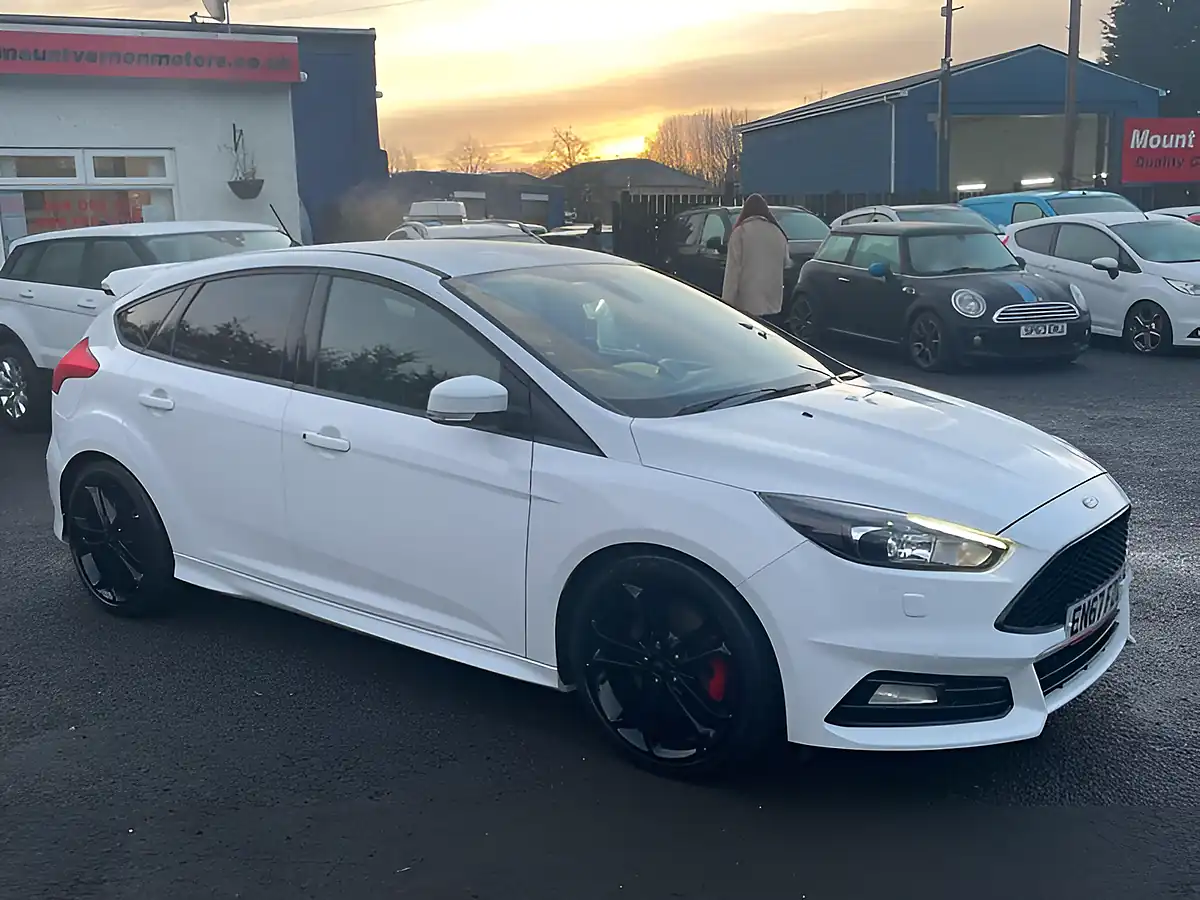 Used 2017 Ford Focus ST-3 White - Interior and Exterior details 9