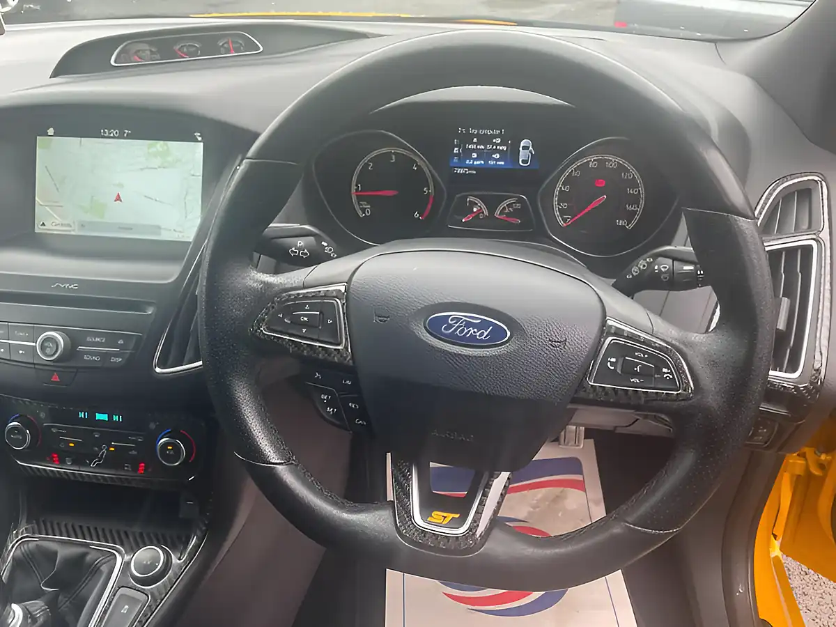 Used 2017 Ford Focus ST-3 Yellow - Interior and Exterior details 15