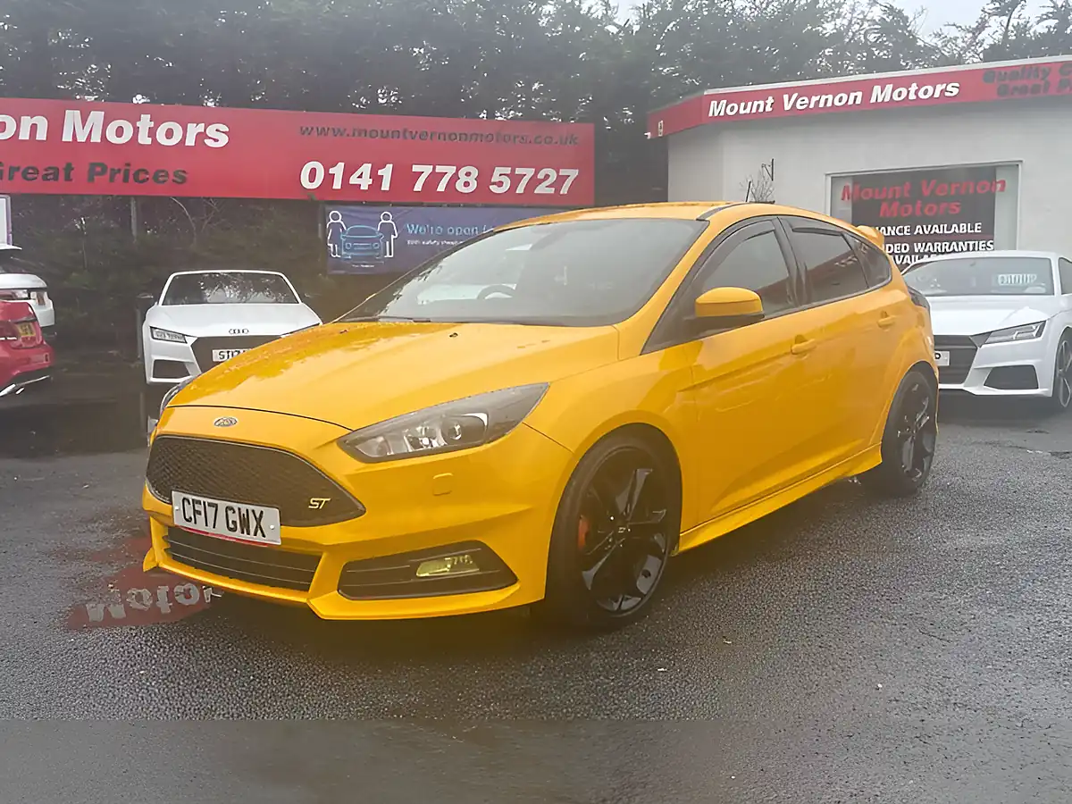 Used 2017 Ford Focus ST-3 Yellow - Interior and Exterior details 4