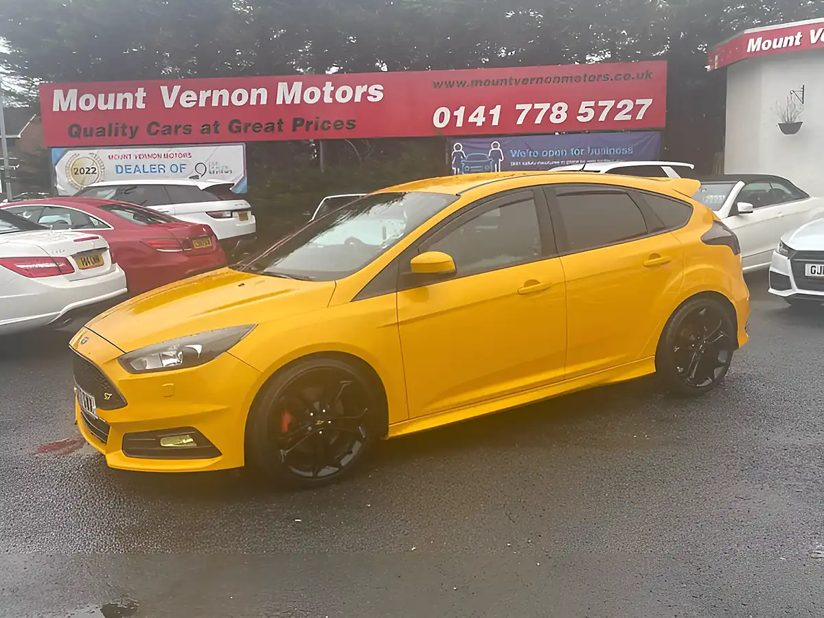 Used 2017 Ford Focus ST-3 Yellow - Interior and Exterior details 6