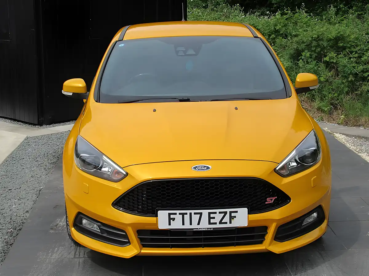Used 2017 Ford Focus ST-3 Yellow - Interior and Exterior details 10