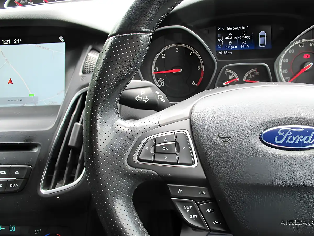 Used 2017 Ford Focus ST-3 Yellow - Interior and Exterior details 15