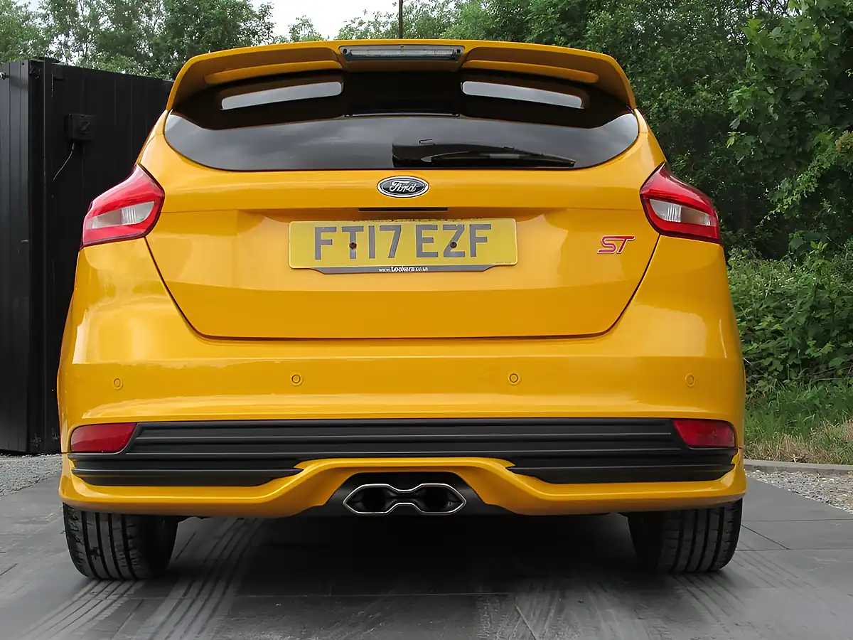 Used 2017 Ford Focus ST-3 Yellow - Interior and Exterior details 18