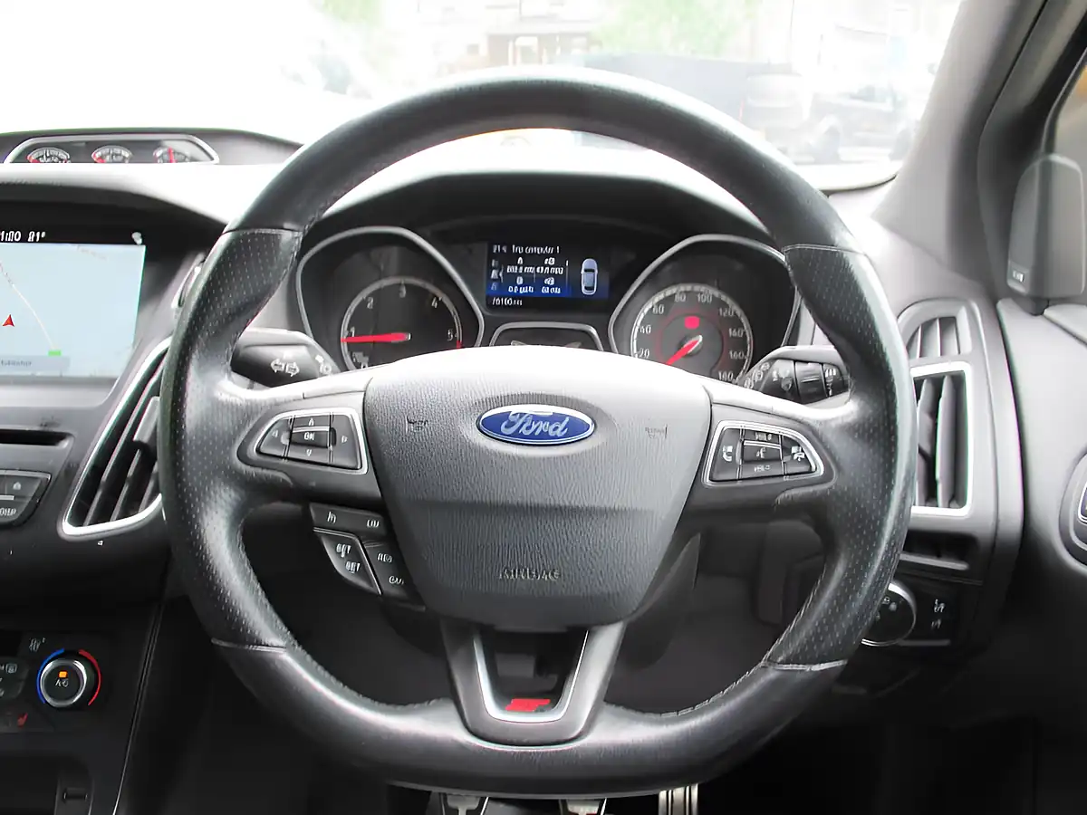 Used 2017 Ford Focus ST-3 Yellow - Interior and Exterior details 2