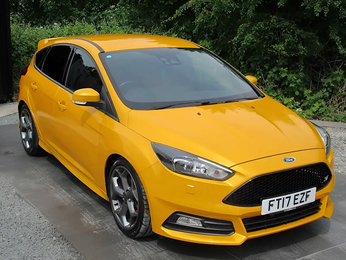 Used 2017 Ford Focus ST-3 Yellow - Interior and Exterior details 7