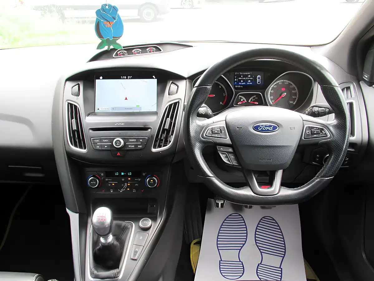 Used 2017 Ford Focus ST-3 Yellow - Interior and Exterior details 8