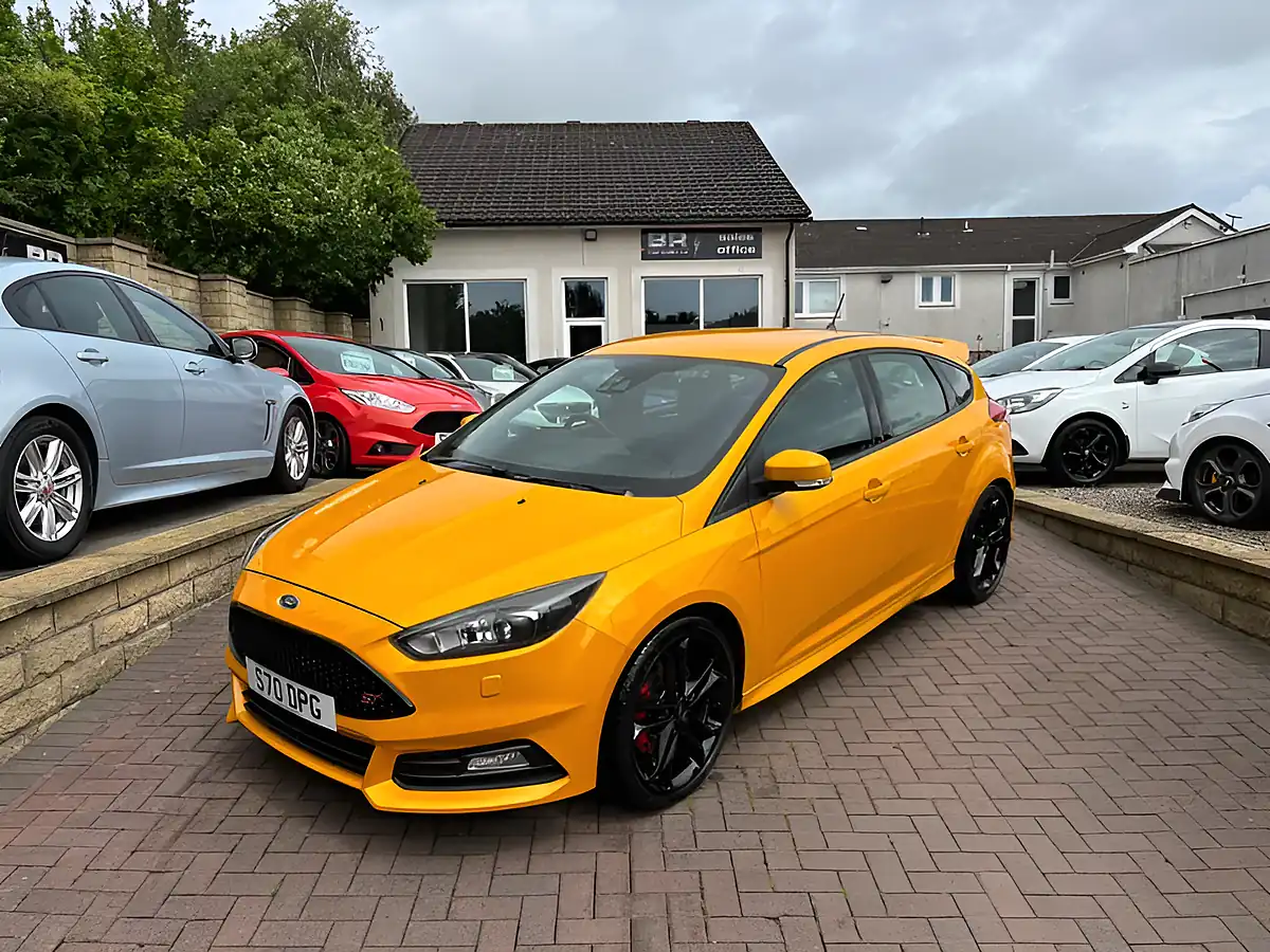 Used 2017 Ford Focus ST-3 Yellow - Front View