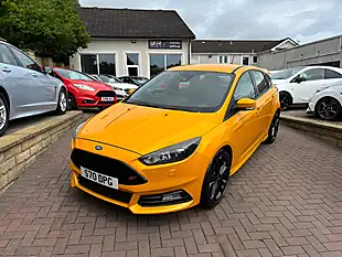 Used 2017 Ford Focus ST-3 Yellow - Interior and Exterior details 4