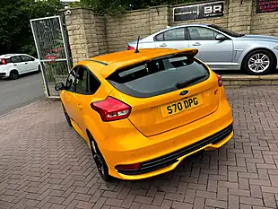Used 2017 Ford Focus ST-3 Yellow - Interior and Exterior details 7