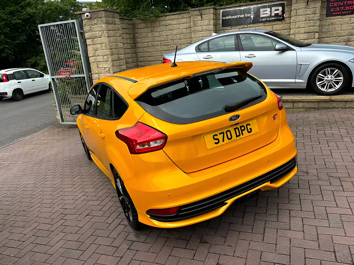 Used 2017 Ford Focus ST-3 Yellow - Interior and Exterior details 7