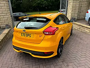 Used 2017 Ford Focus ST-3 Yellow - Interior and Exterior details 9