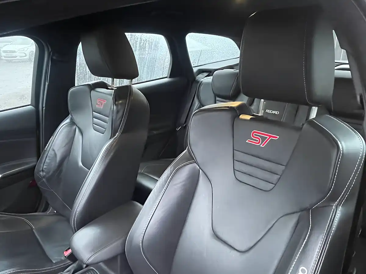Used 2017 Ford Focus ST-3 Yellow - Interior and Exterior details 11