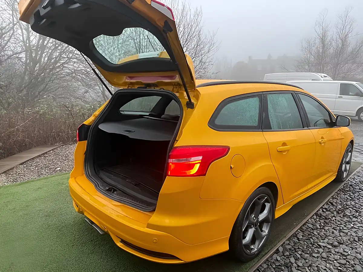 Used 2017 Ford Focus ST-3 Yellow - Interior and Exterior details 15