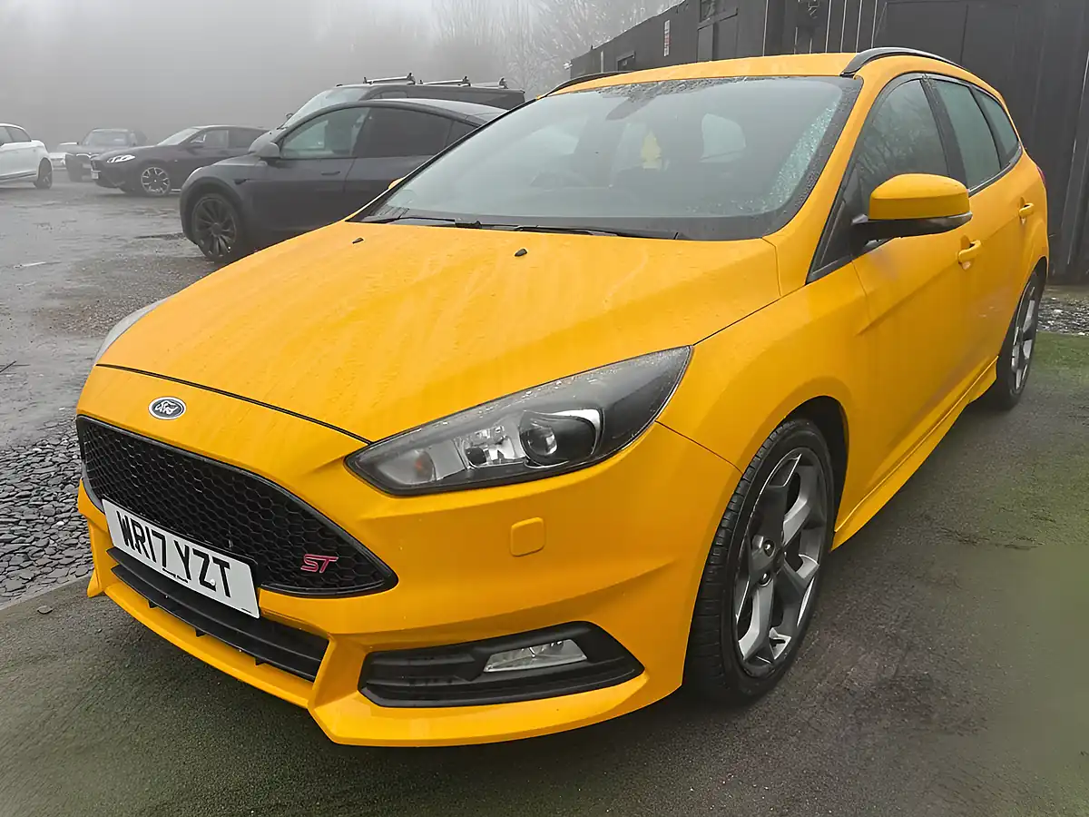 Used 2017 Ford Focus ST-3 Yellow - Interior and Exterior details 17