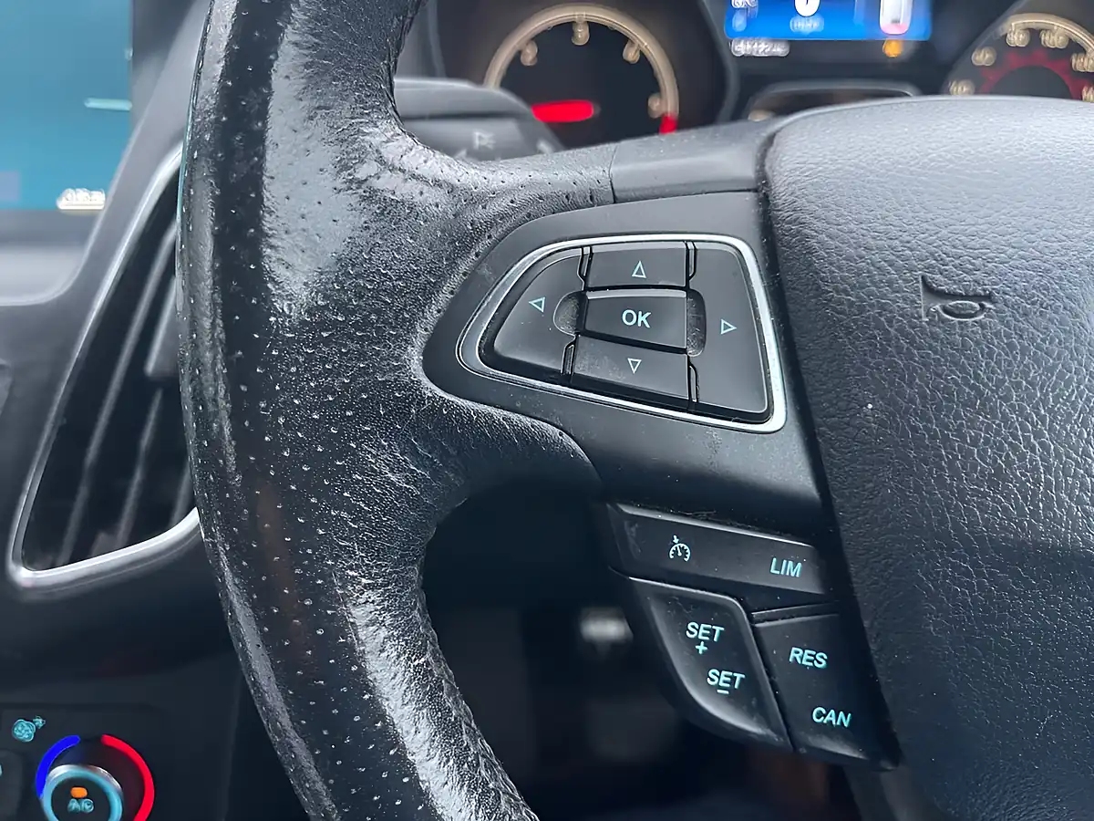 Used 2017 Ford Focus ST-3 Yellow - Interior and Exterior details 18