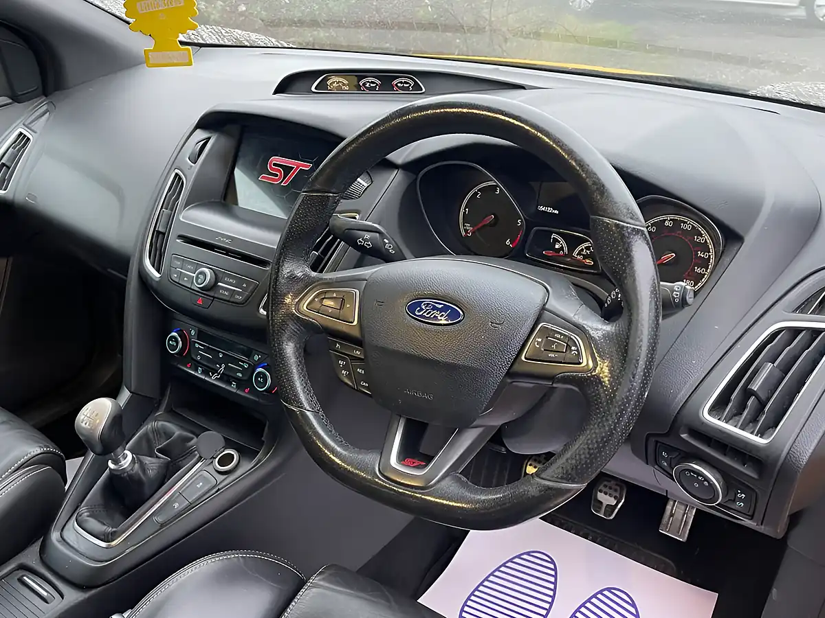 Used 2017 Ford Focus ST-3 Yellow - Interior and Exterior details 8