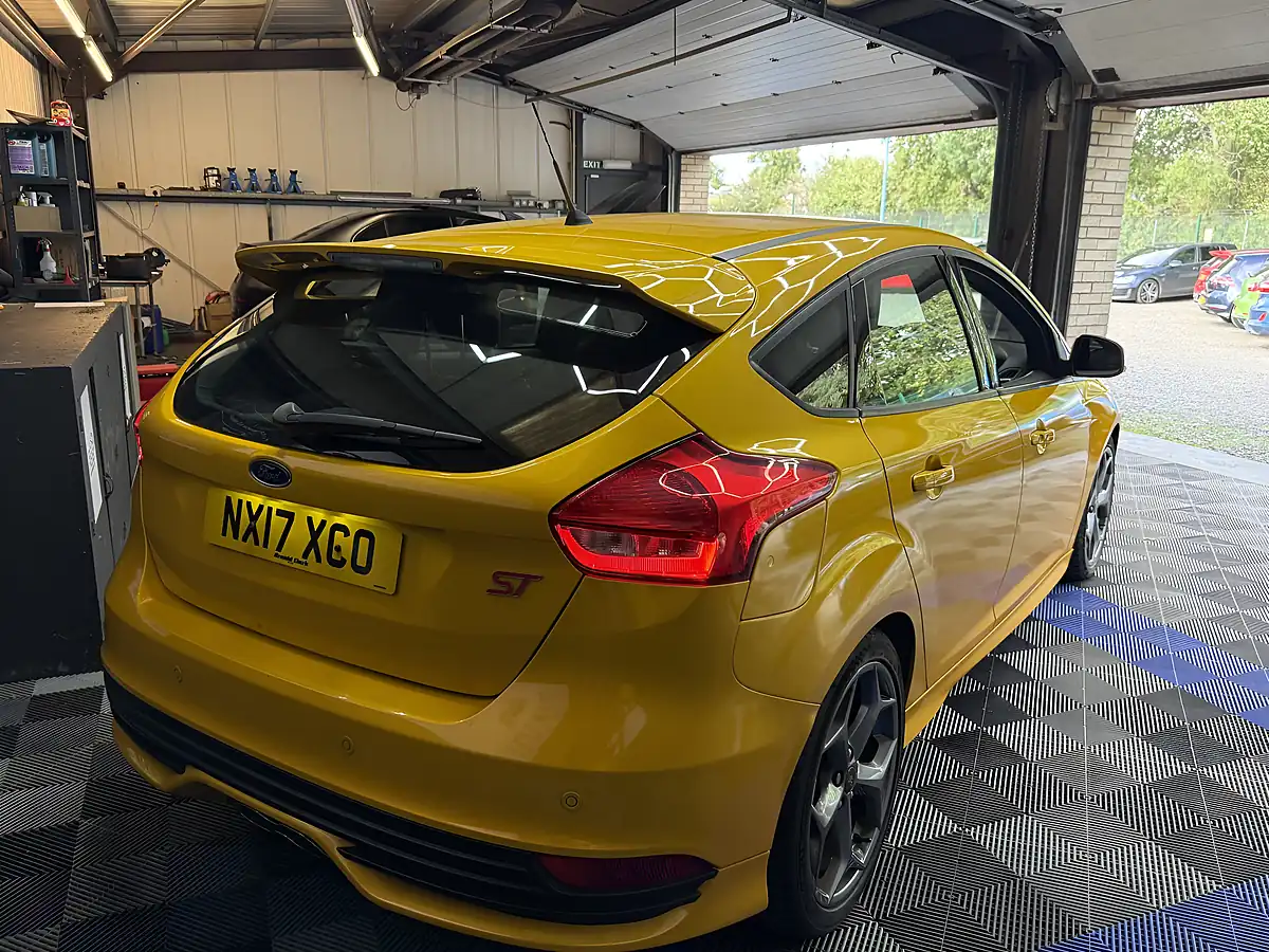 Used 2017 Ford Focus ST-3 Yellow - Interior and Exterior details 16