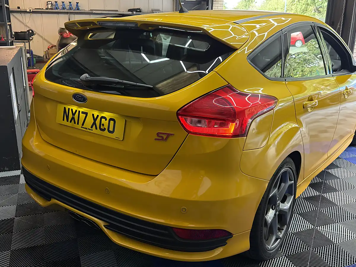 Used 2017 Ford Focus ST-3 Yellow - Interior and Exterior details 20