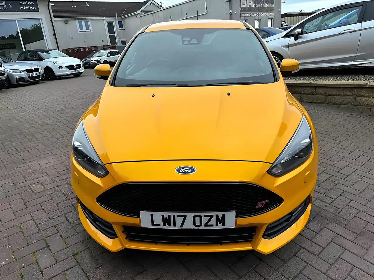 Used 2017 Ford Focus ST-3 Yellow - Interior and Exterior details 10