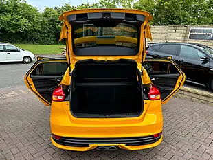 Used 2017 Ford Focus ST-3 Yellow - Interior and Exterior details 19