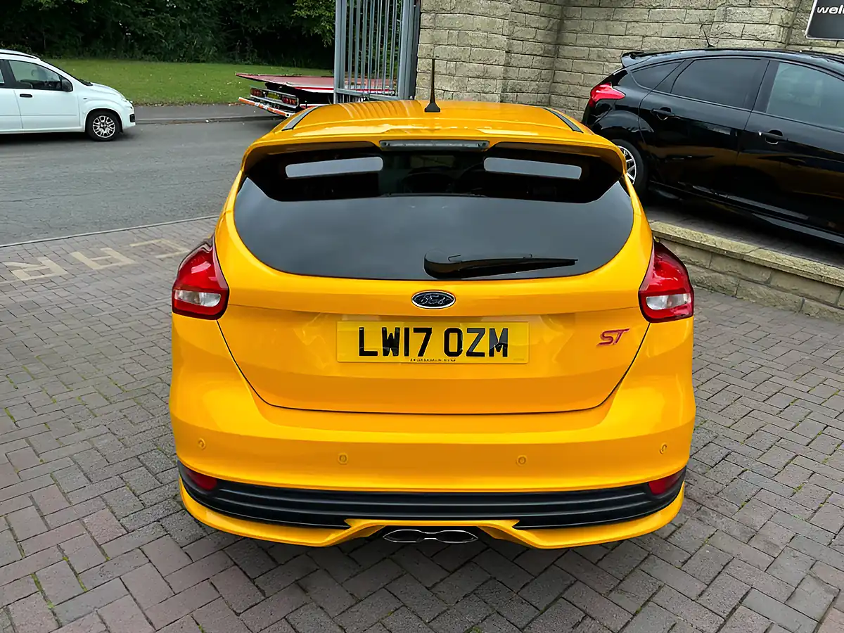 Used 2017 Ford Focus ST-3 Yellow - Interior and Exterior details 9