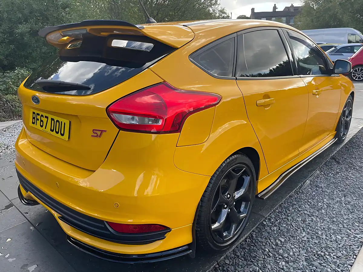Used 2017 Ford Focus ST-3 Yellow - Interior and Exterior details 10