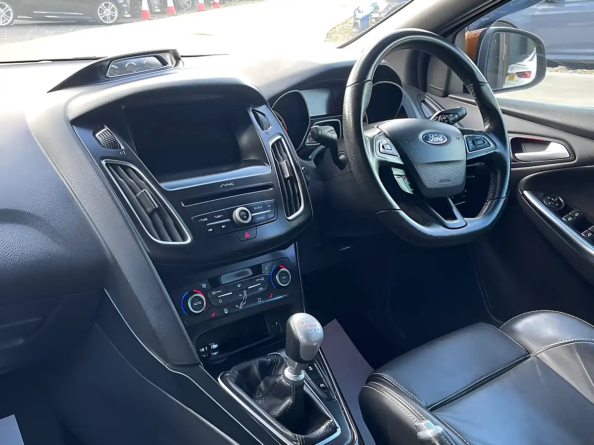 Used 2017 Ford Focus ST-3 Yellow - Interior and Exterior details 11