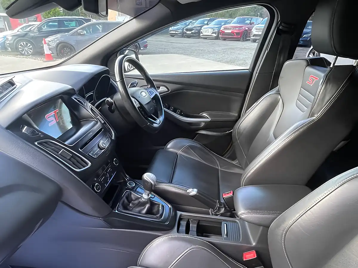 Used 2017 Ford Focus ST-3 Yellow - Interior and Exterior details 13