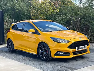 Used 2017 Ford Focus ST-3 Yellow - Interior and Exterior details 14