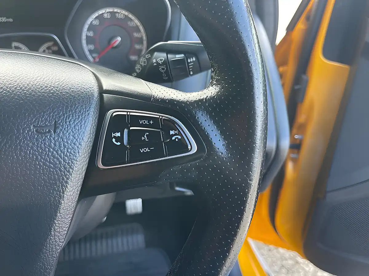 Used 2017 Ford Focus ST-3 Yellow - Interior and Exterior details 16