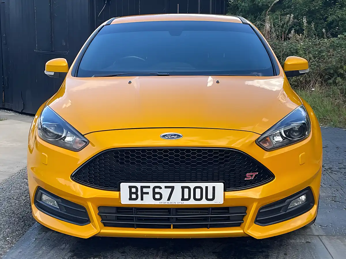 Used 2017 Ford Focus ST-3 Yellow - Interior and Exterior details 2