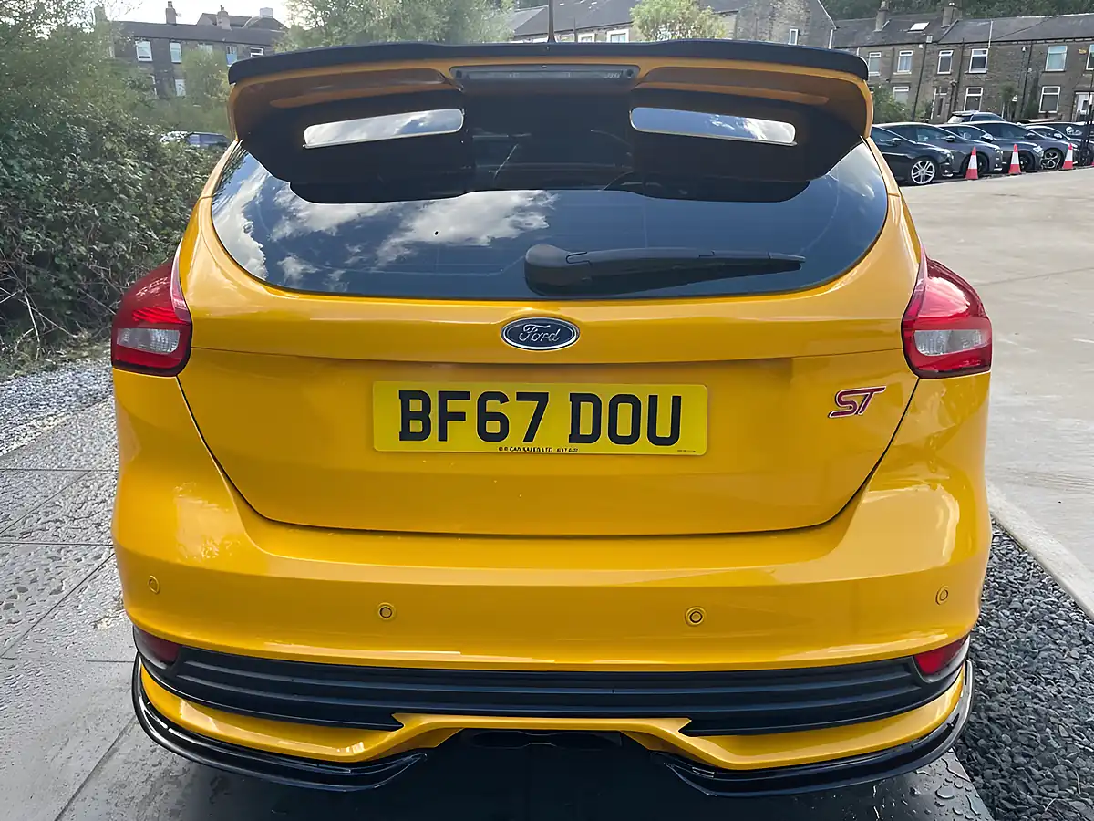 Used 2017 Ford Focus ST-3 Yellow - Interior and Exterior details 6