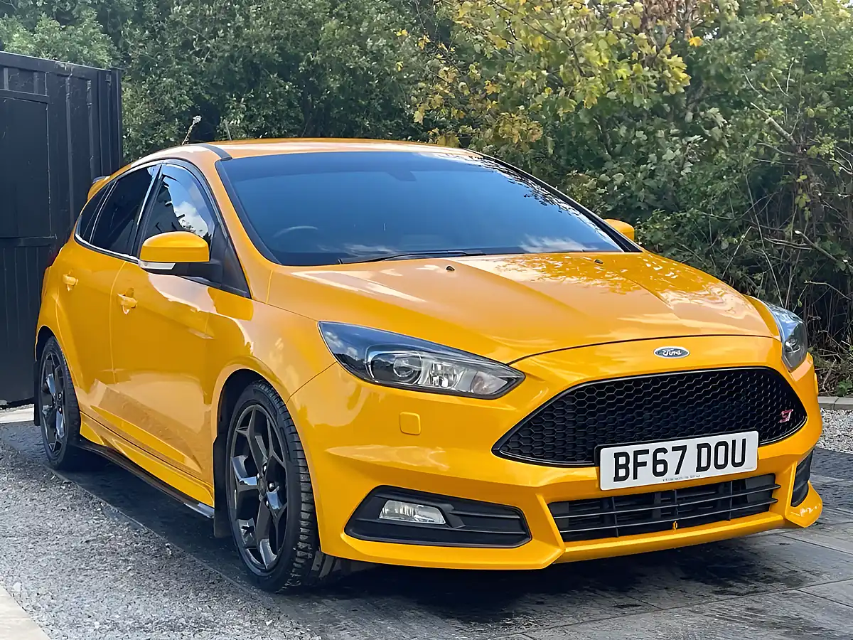 Used 2017 Ford Focus ST-3 Yellow - Interior and Exterior details 8