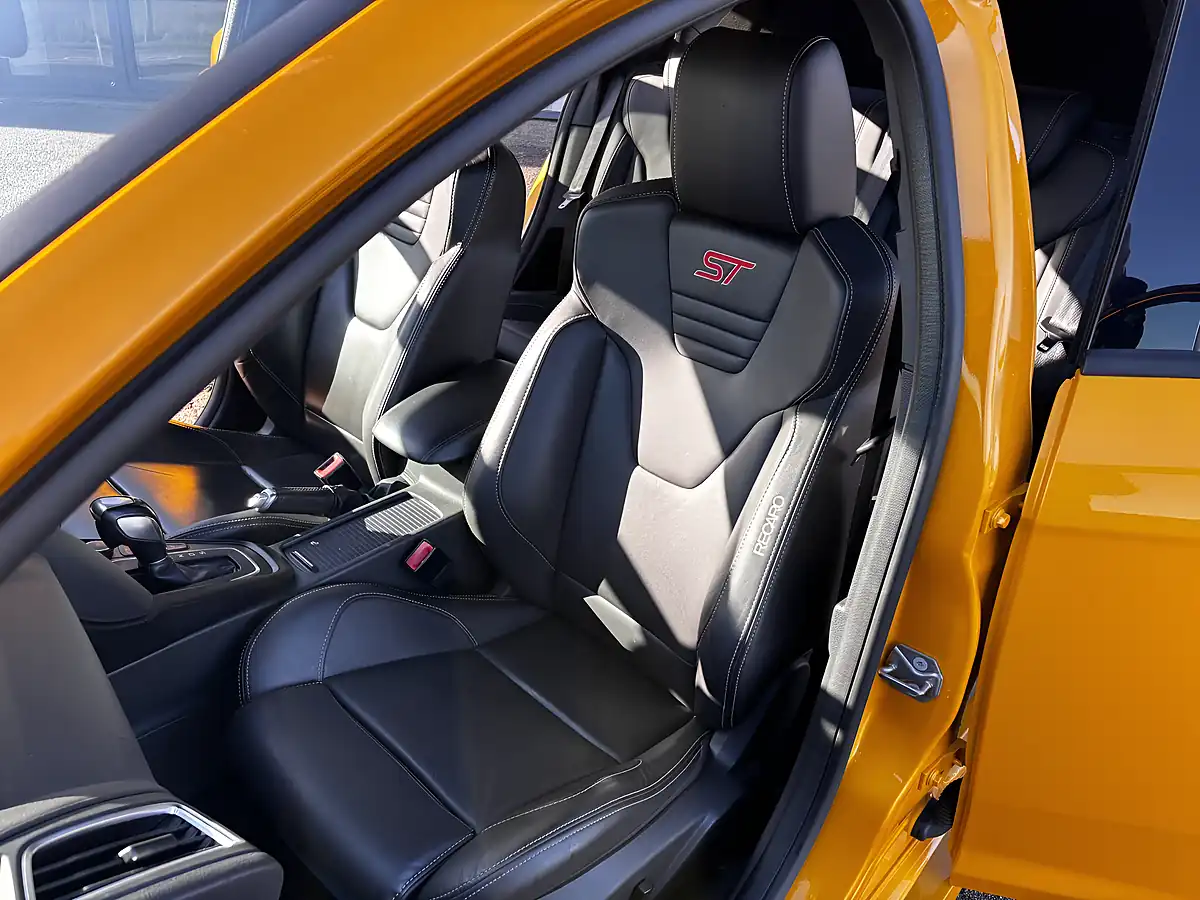 Used 2017 Ford Focus ST-3 Yellow - Interior and Exterior details 14
