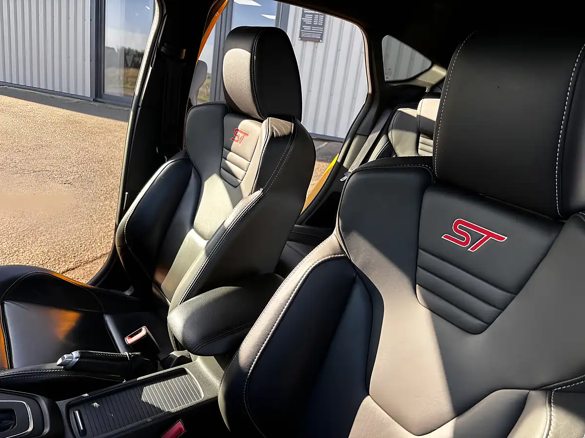 Used 2017 Ford Focus ST-3 Yellow - Interior and Exterior details 15