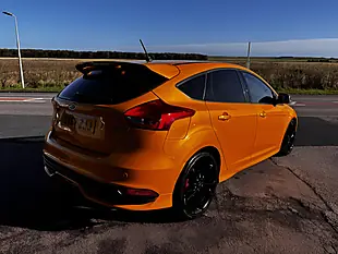 Used 2017 Ford Focus ST-3 Yellow - Interior and Exterior details 3