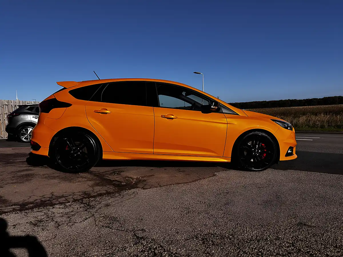 Used 2017 Ford Focus ST-3 Yellow - Interior and Exterior details 6
