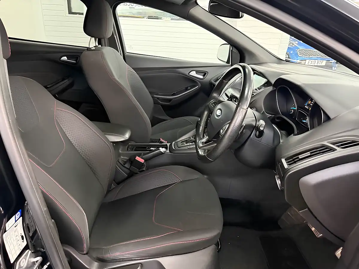 Used 2017 Ford Focus ST-Line Black - Interior and Exterior details 14