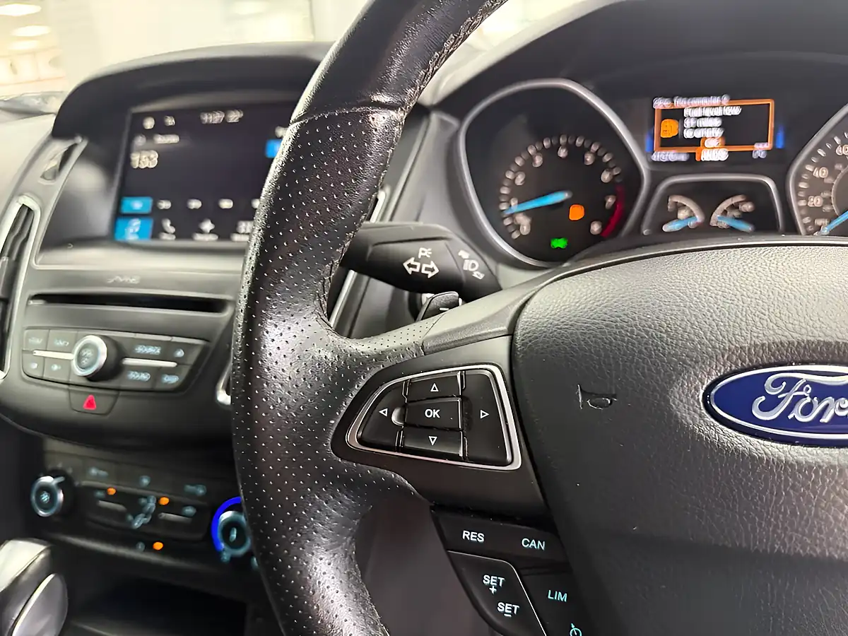 Used 2017 Ford Focus ST-Line Black - Interior and Exterior details 16