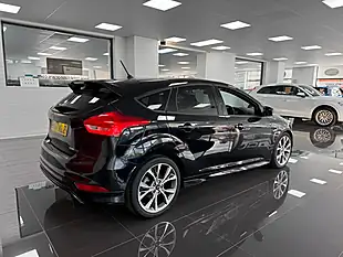 Used 2017 Ford Focus ST-Line Black - Interior and Exterior details 2