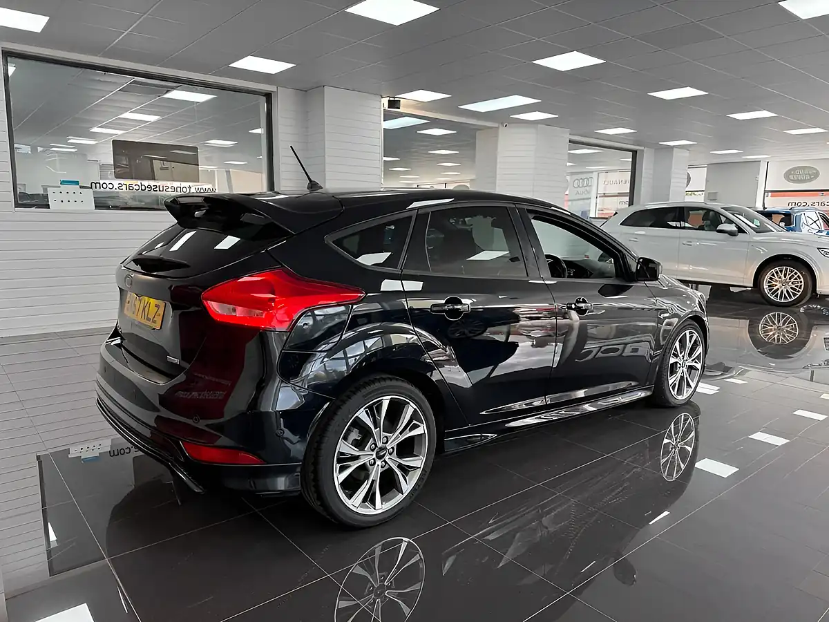 Used 2017 Ford Focus ST-Line Black - Interior and Exterior details 2