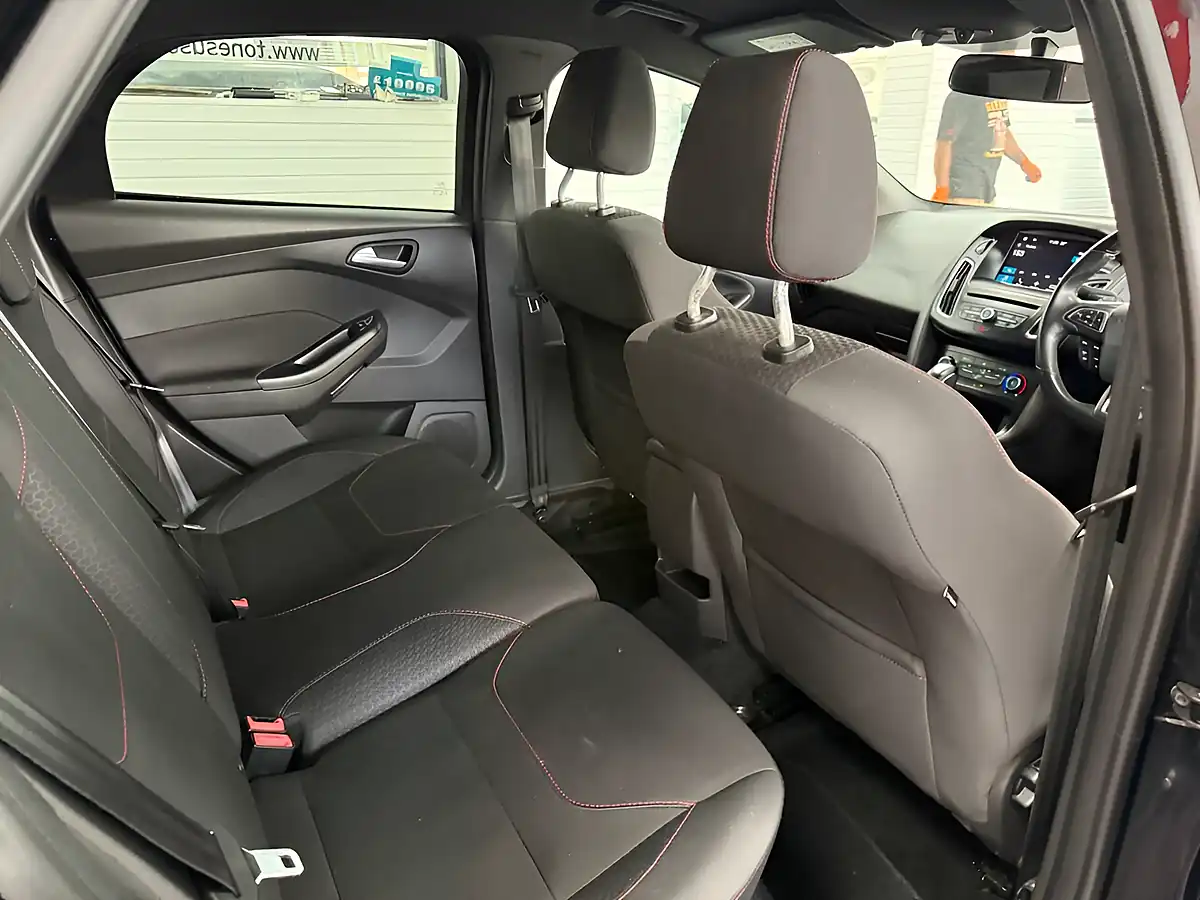 Used 2017 Ford Focus ST-Line Black - Interior and Exterior details 4