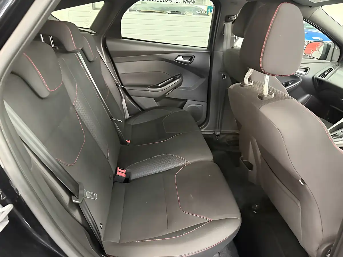 Used 2017 Ford Focus ST-Line Black - Interior and Exterior details 5