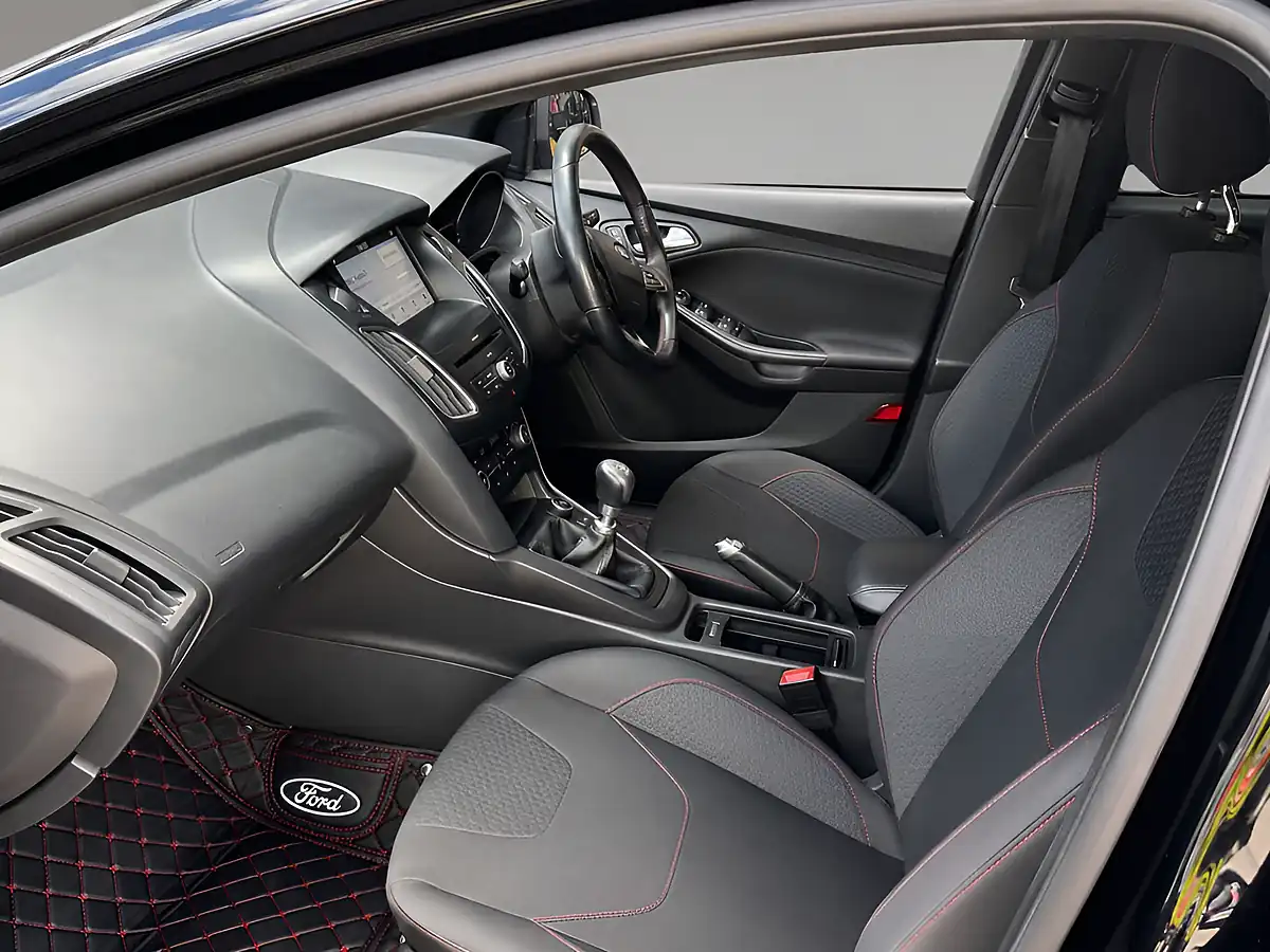Used 2017 Ford Focus ST Line Black - Interior and Exterior details 7