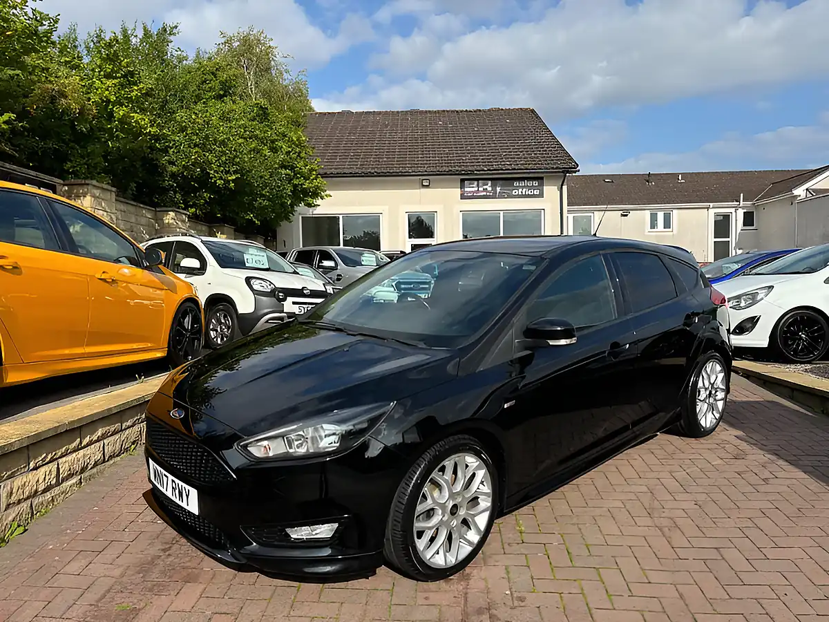 Used 2017 Ford Focus ST-Line Black - Front View